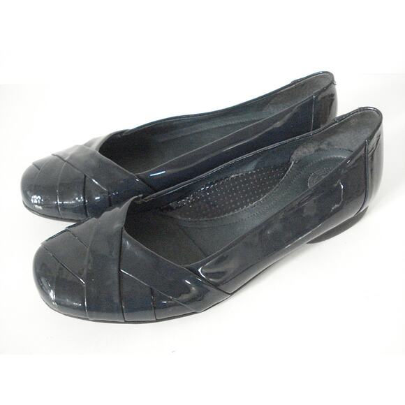 NURTURE DARK ROYAL BLUE PATENT LEATHER SLIP ON LOAFER FLAT SIZE 6M - Picture 1 of 7